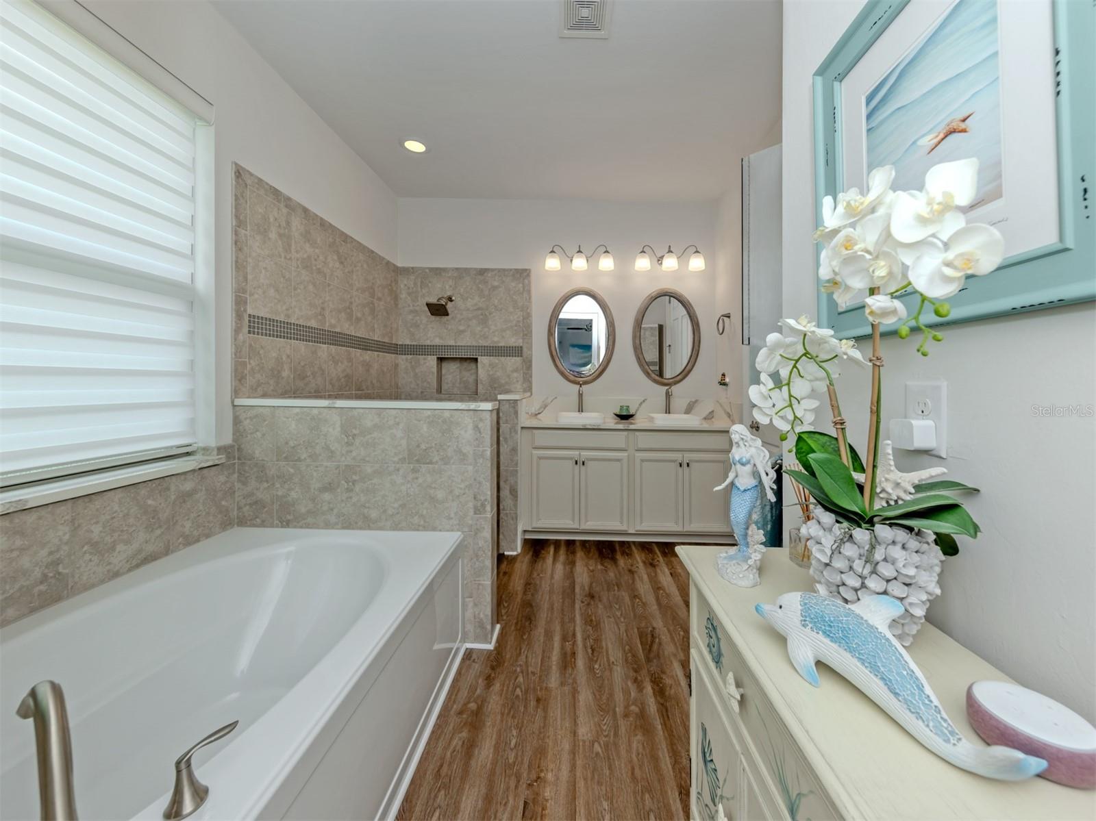 TOSCANA ISLES UN 1 - Residential
