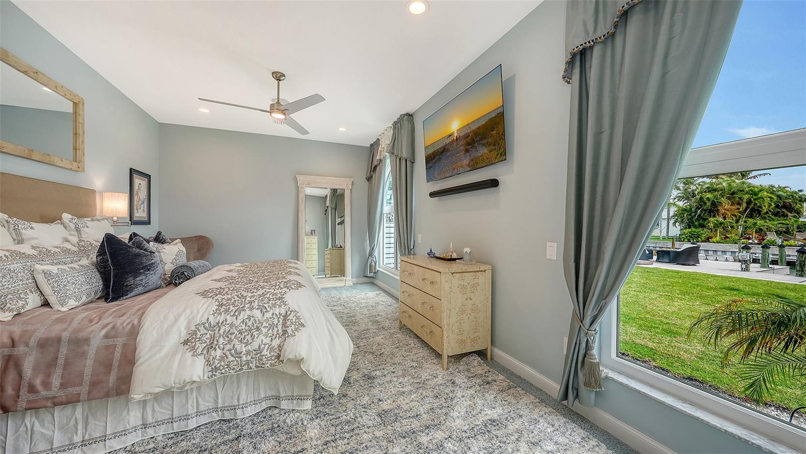 COUNTRY CLUB SHORES - Residential