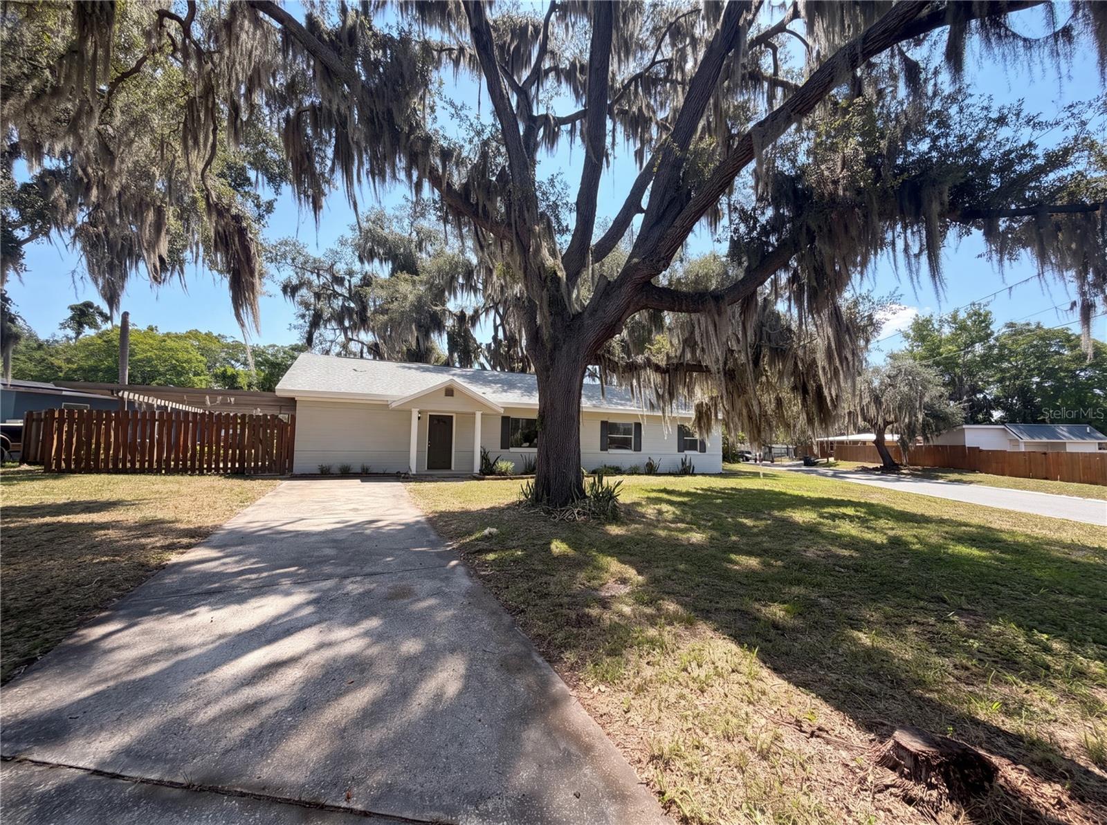 LEESBURG WHISPERING PINES - Residential