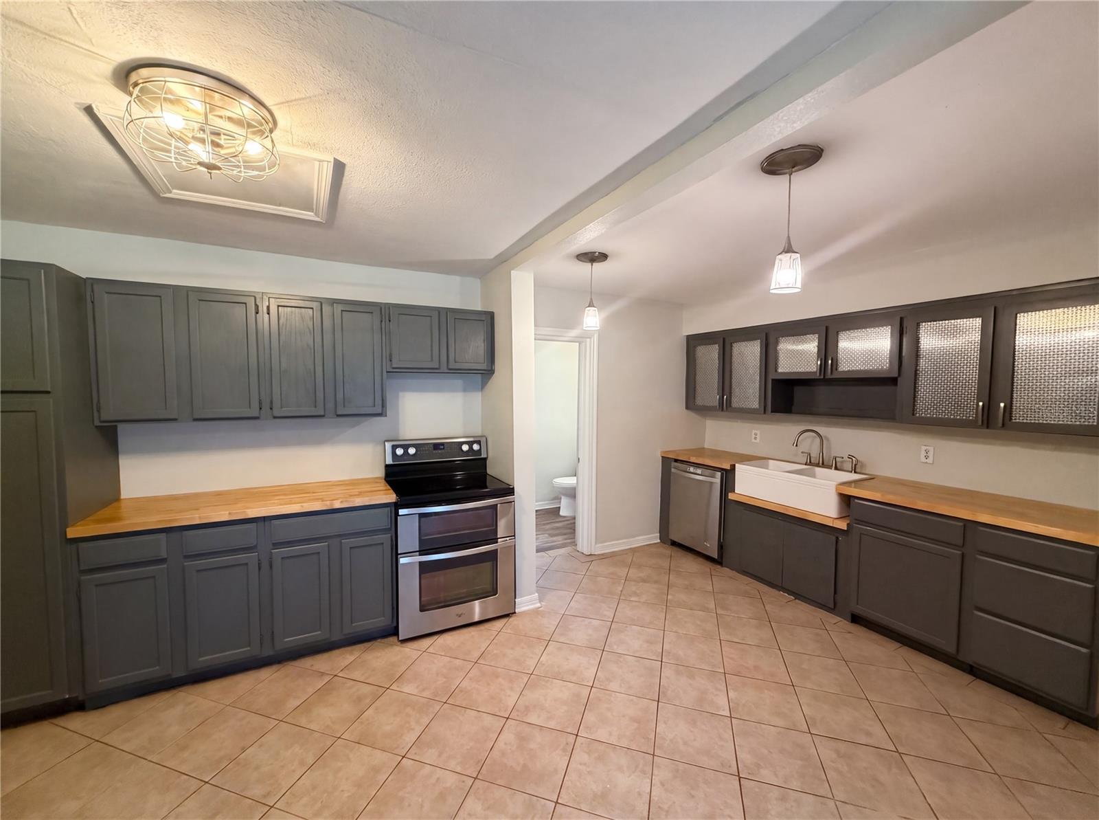 LEESBURG WHISPERING PINES - Residential