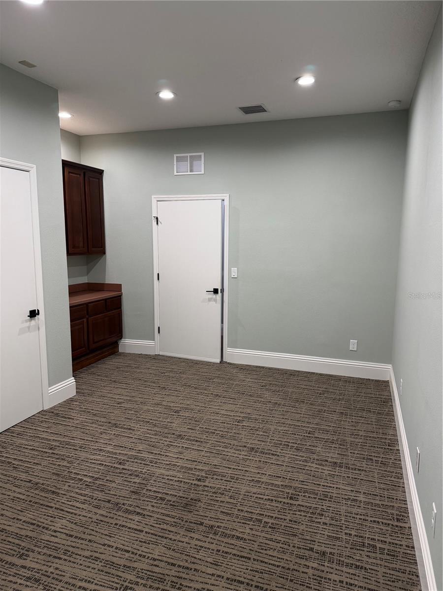 ARTESIA SUB - Commercial Lease