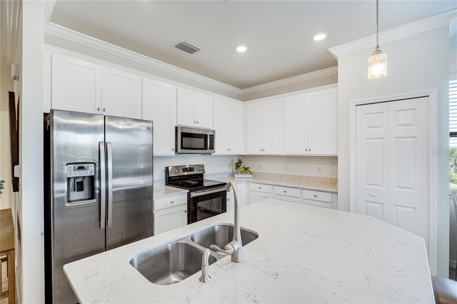 LAKEWOOD NATIONAL - Residential