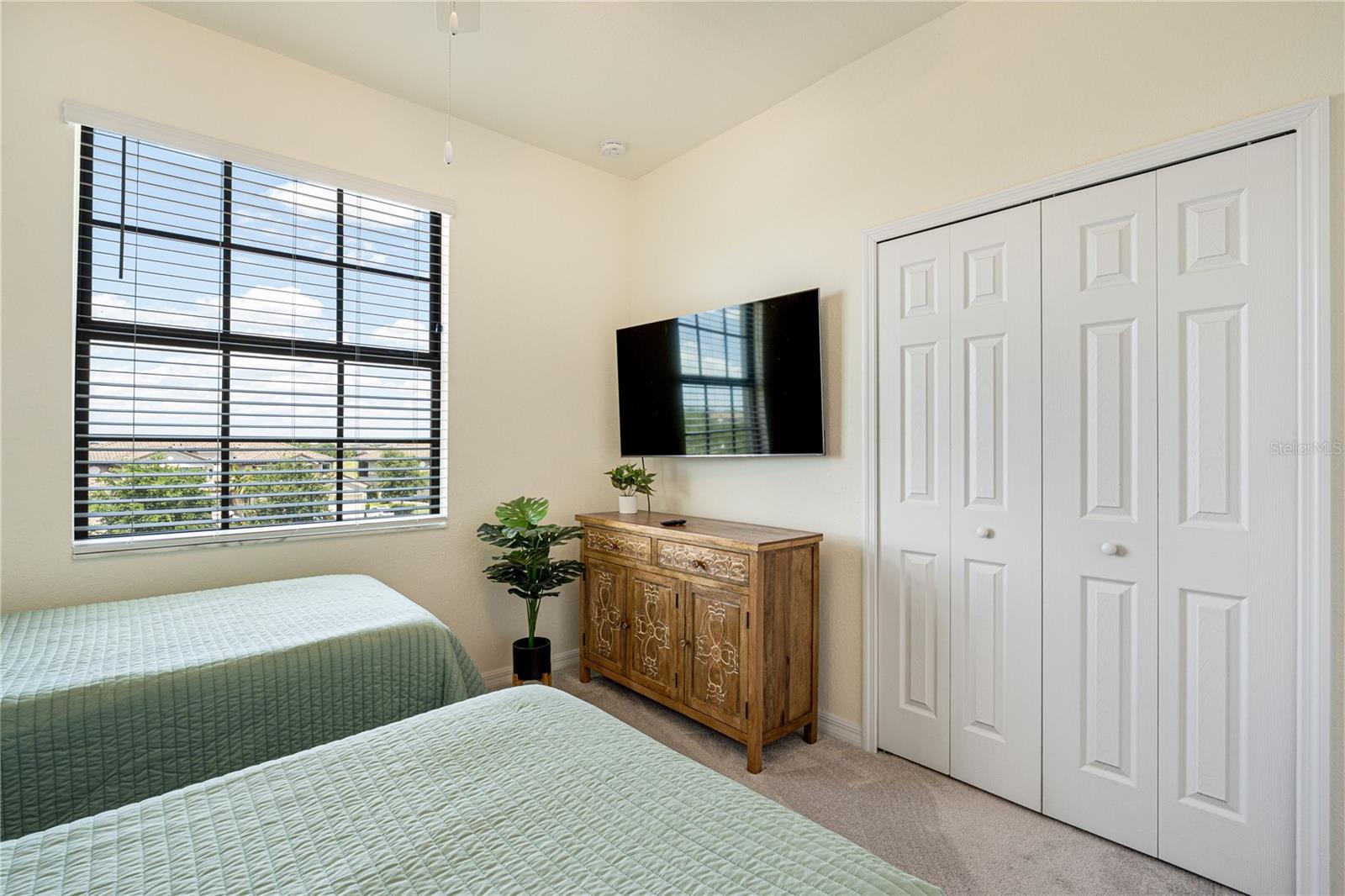 LAKEWOOD NATIONAL - Residential