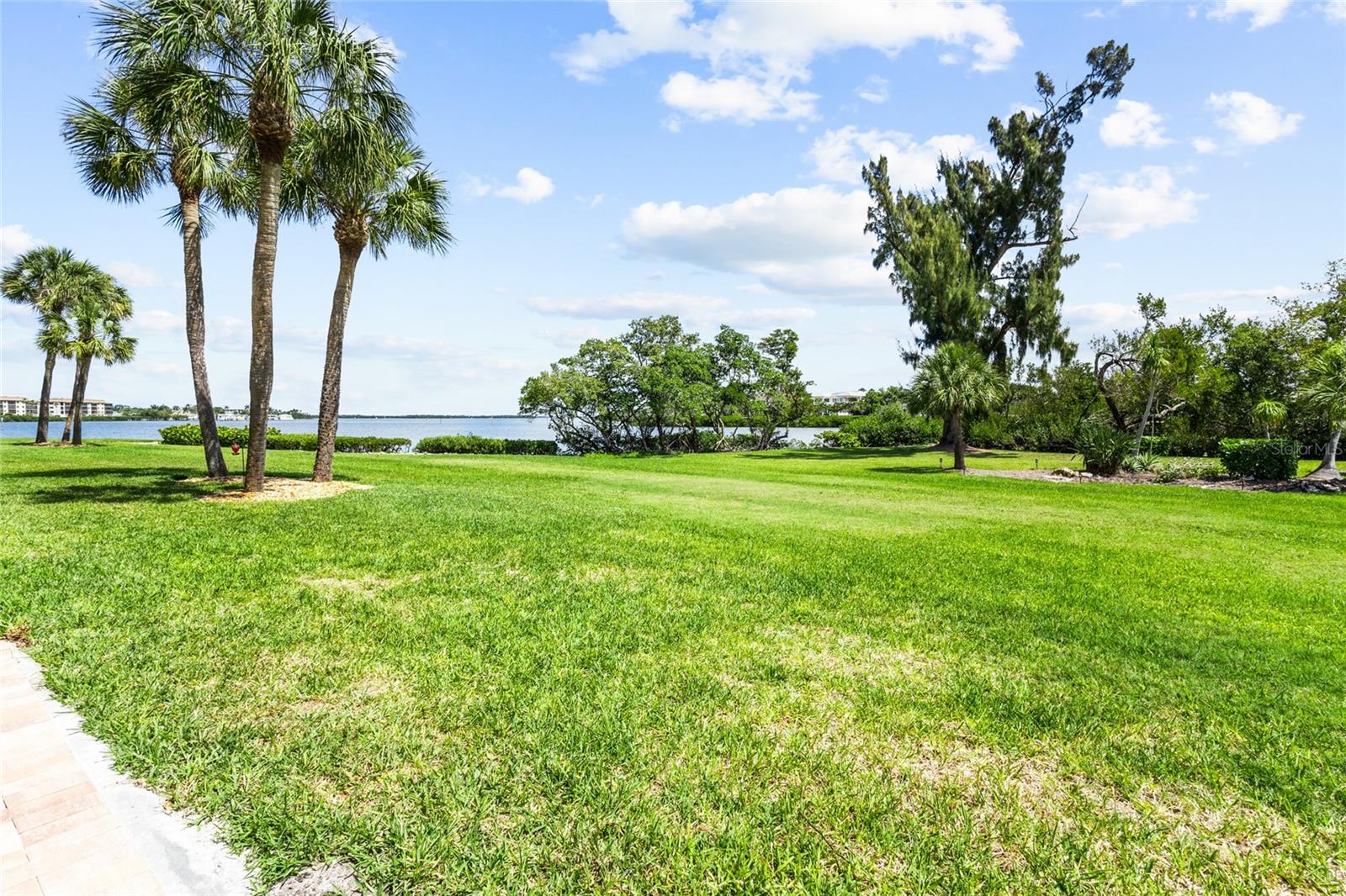 LONGBOAT ARMS - Residential
