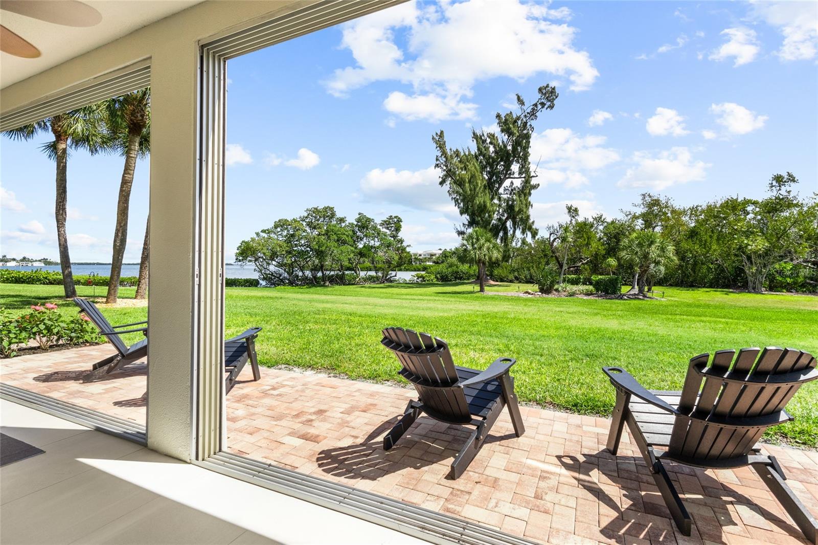 LONGBOAT ARMS - Residential