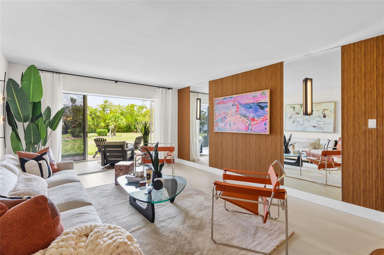 LONGBOAT ARMS - Residential