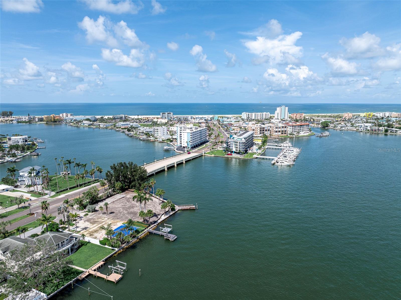PARADISE ISLAND - Land