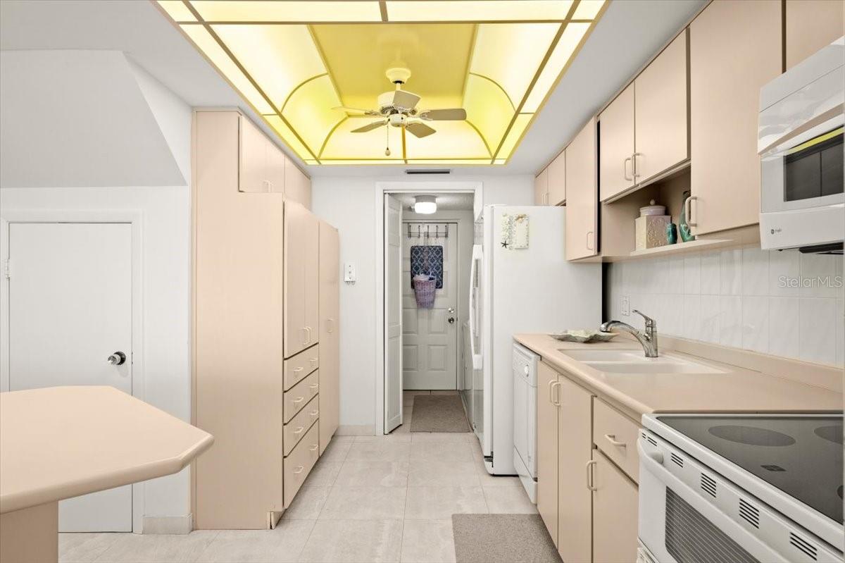 ALIKI ATRIUM CONDO - Residential