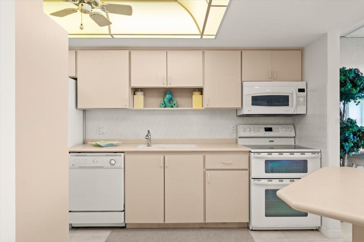 ALIKI ATRIUM CONDO - Residential
