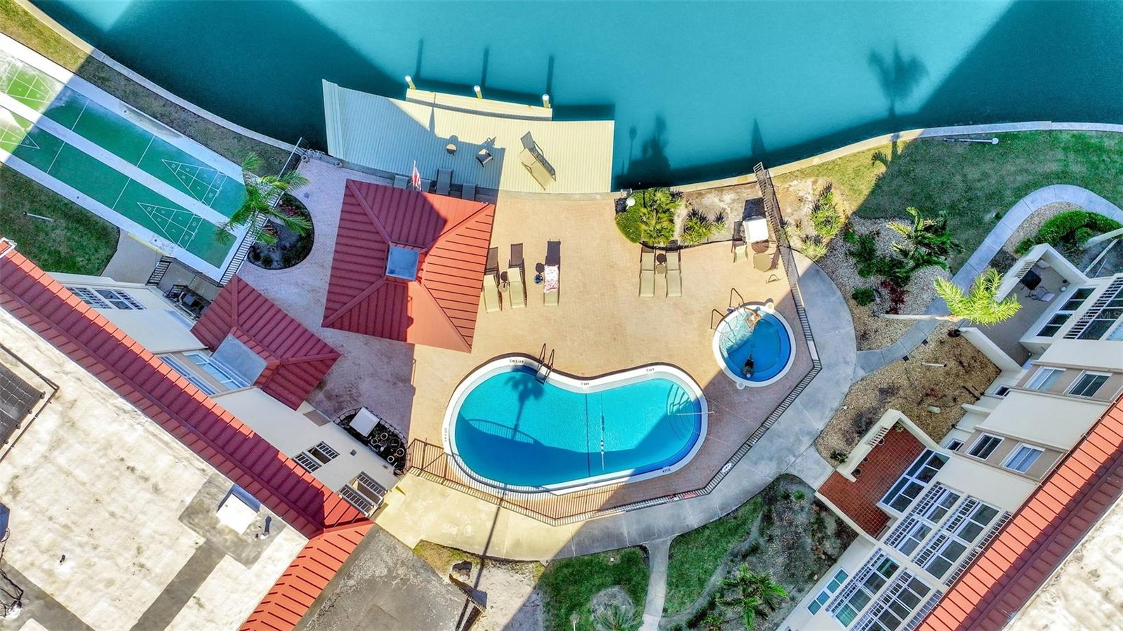 ISLANDER THE CONDO - Residential