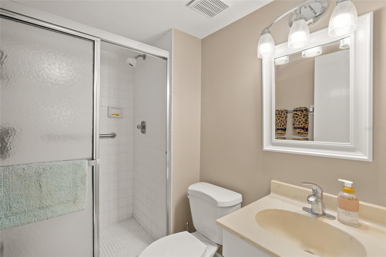 GLEN OAKS GARDEN APTS 2 PH2 - Residential