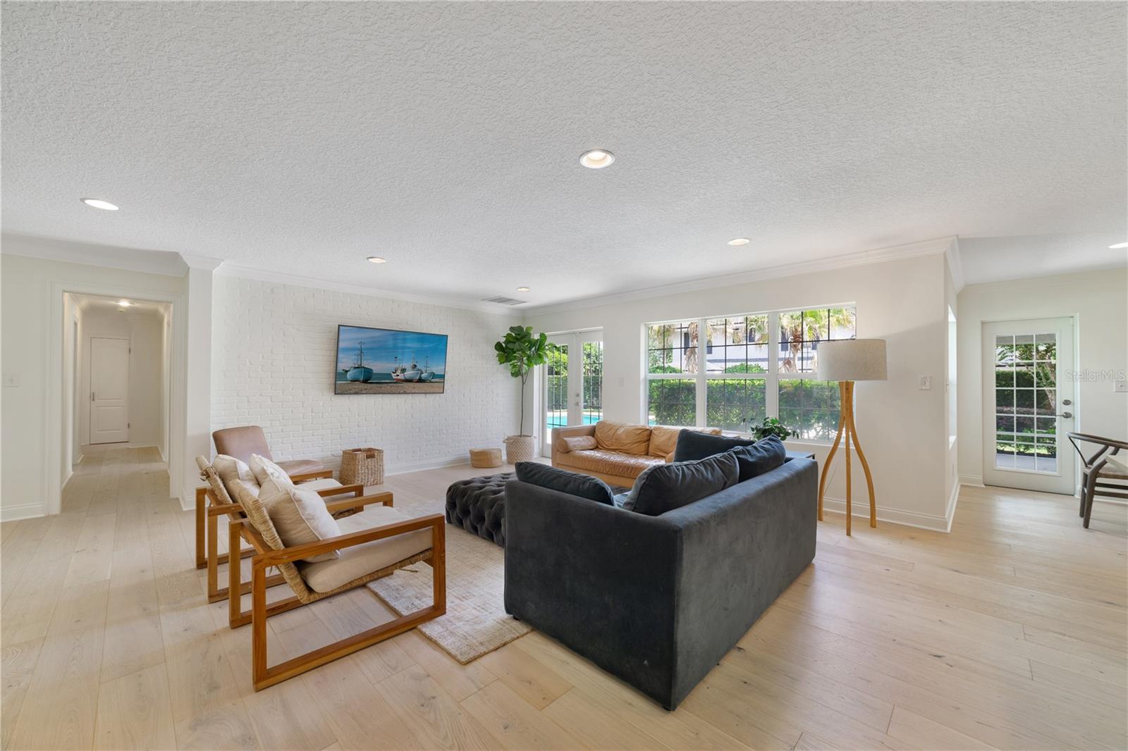 KINGS ROW - Residential