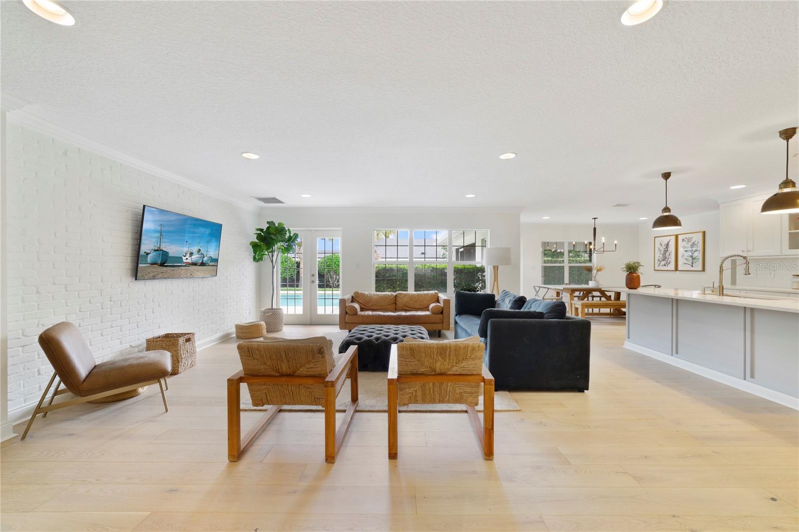 KINGS ROW - Residential