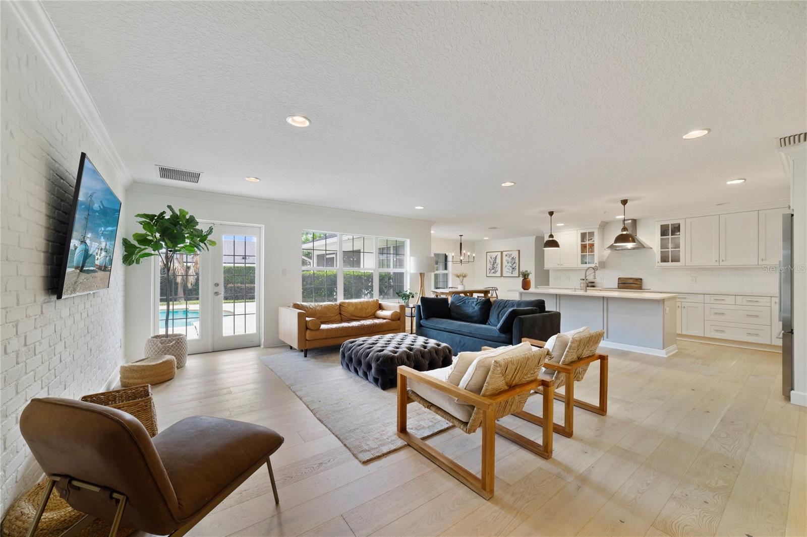 KINGS ROW - Residential