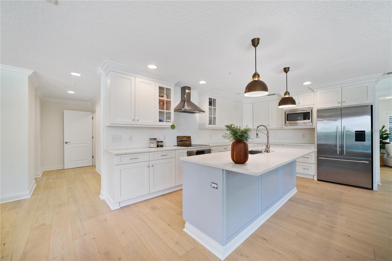 KINGS ROW - Residential