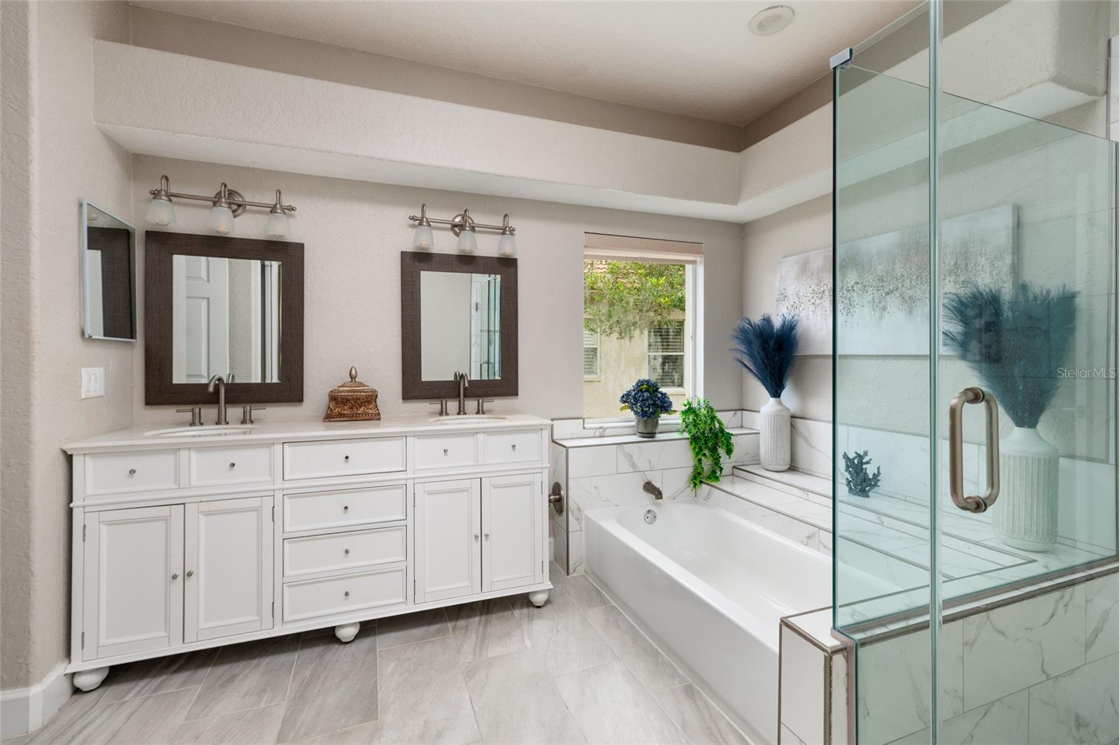 CRESCENT OAKS COUNTRY CLUB 3 - Residential