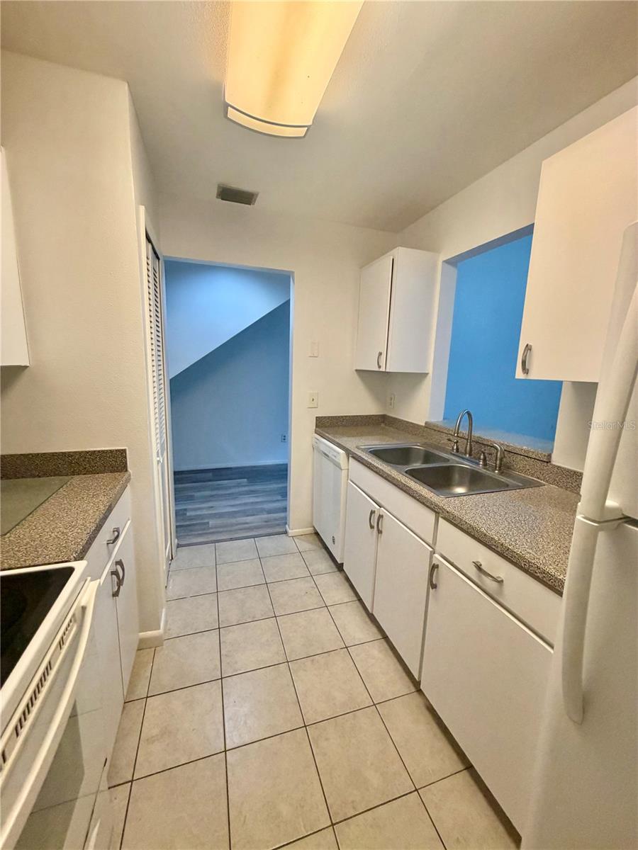 CYPRESS CLUB - Residential Lease