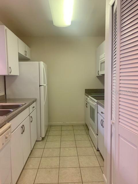 CYPRESS CLUB - Residential Lease