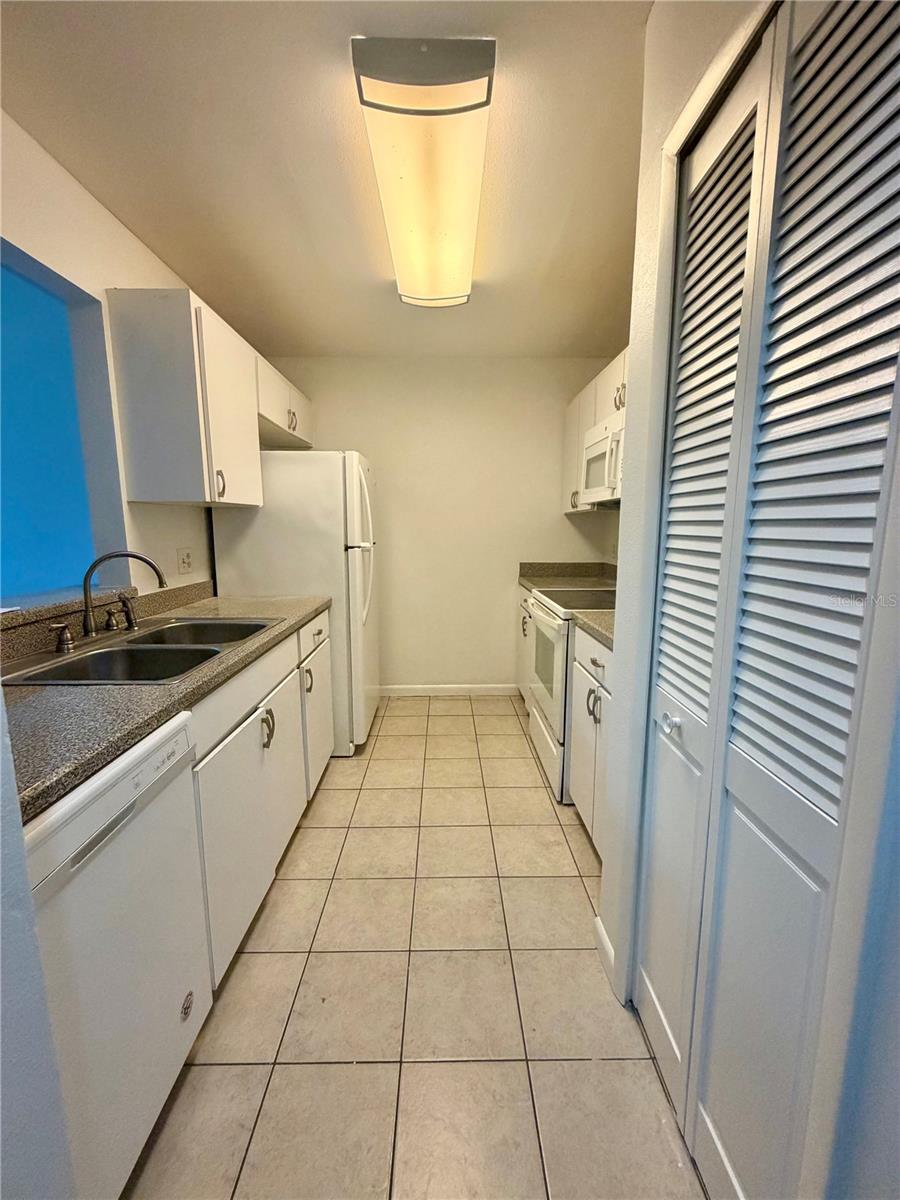 CYPRESS CLUB - Residential Lease