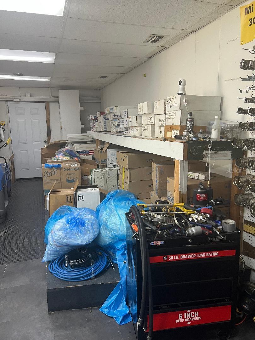 DREW PARK / PINECREST AREA - Commercial Sale