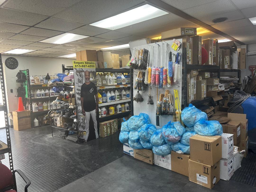 DREW PARK / PINECREST AREA - Commercial Sale
