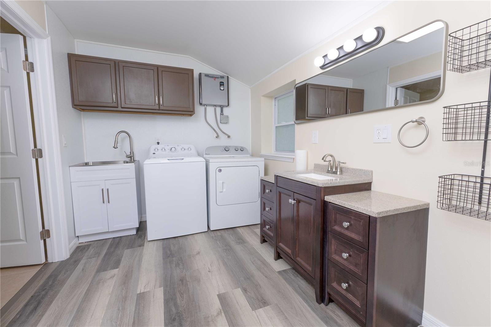 LITTLE LAKE WEIR - Residential Lease