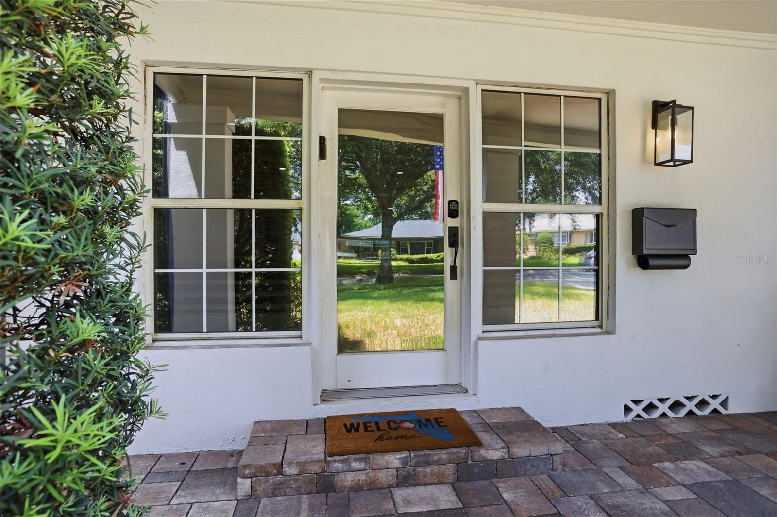 BEVERLY SHORES - Residential