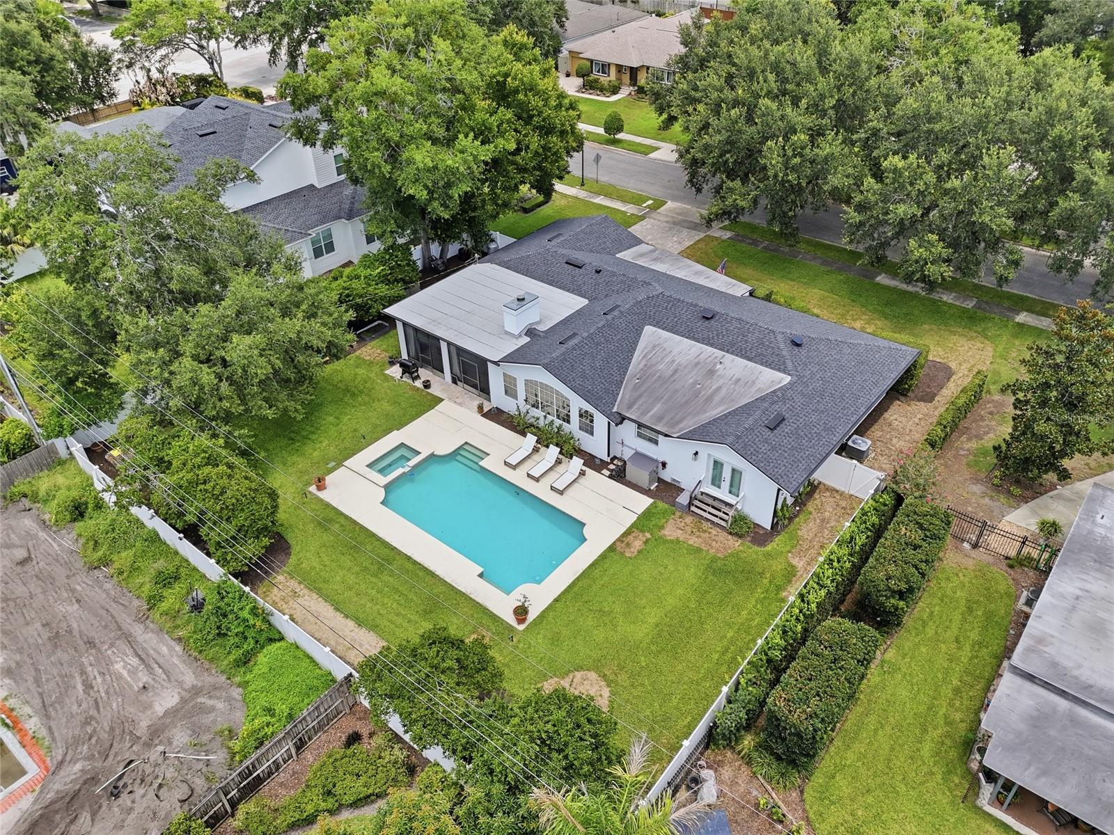 BEVERLY SHORES - Residential