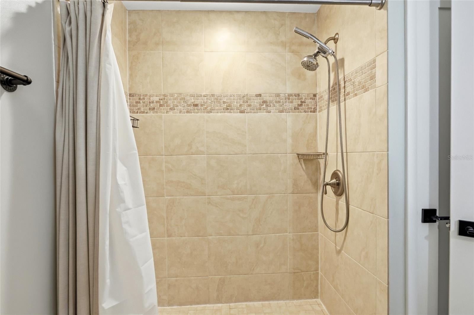 BEVERLY SHORES - Residential