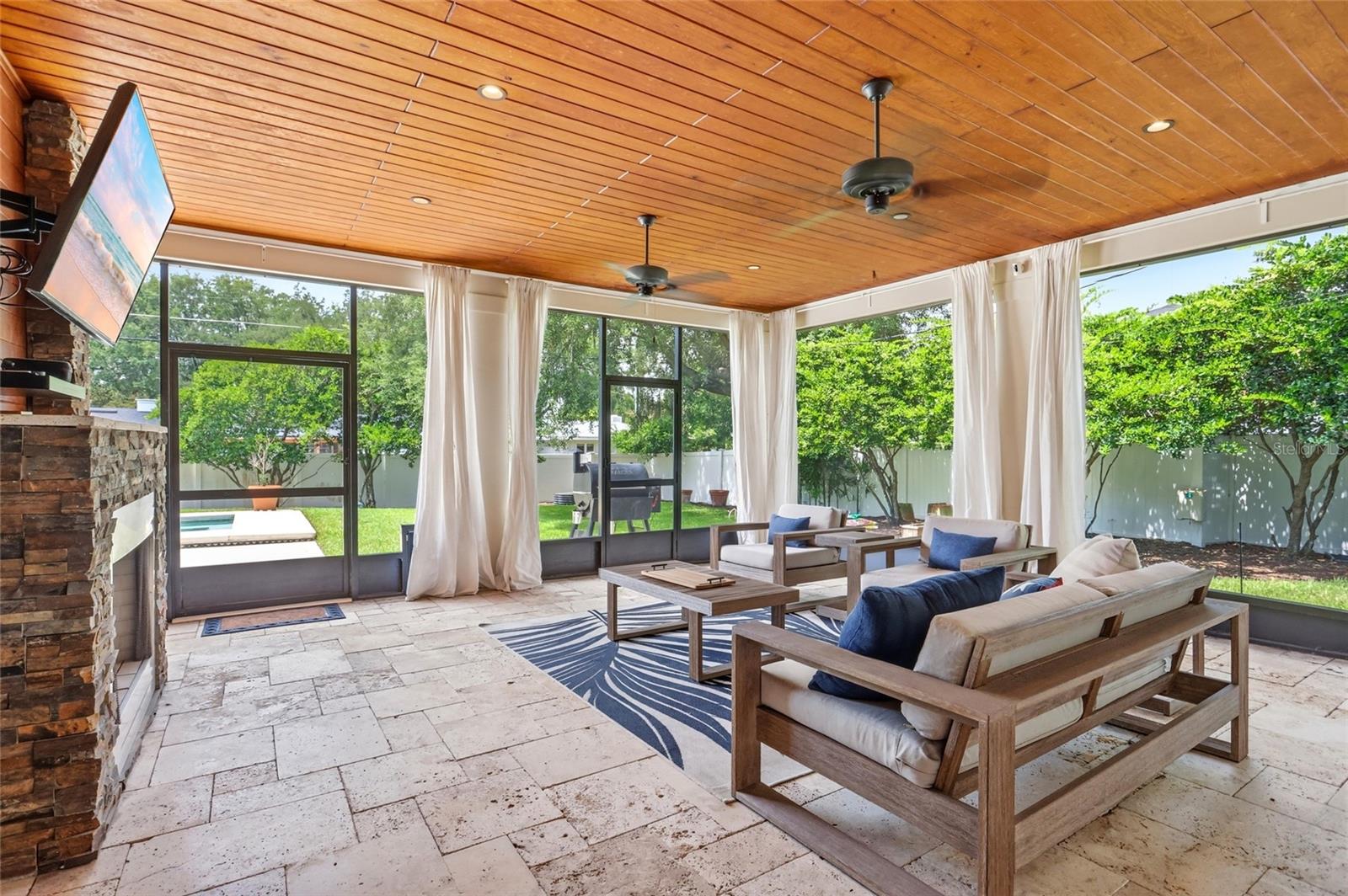 BEVERLY SHORES - Residential