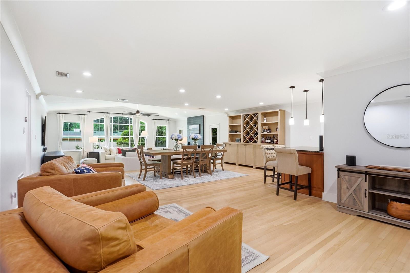 BEVERLY SHORES - Residential