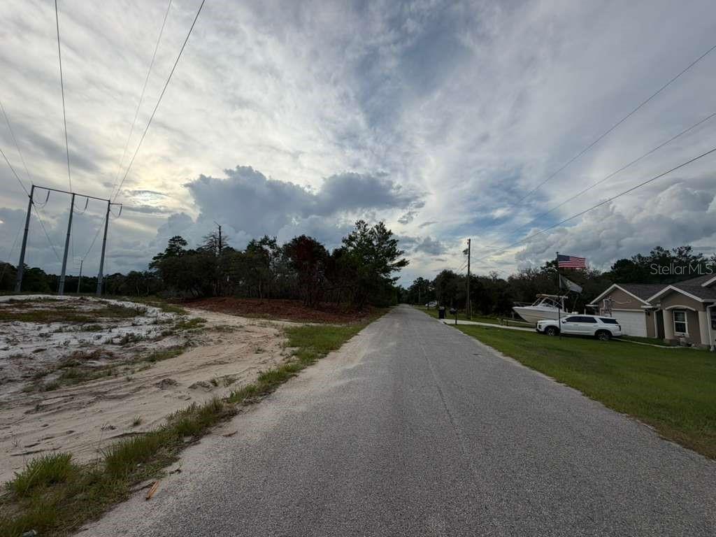SILVER SPRINGS SHORES - Land