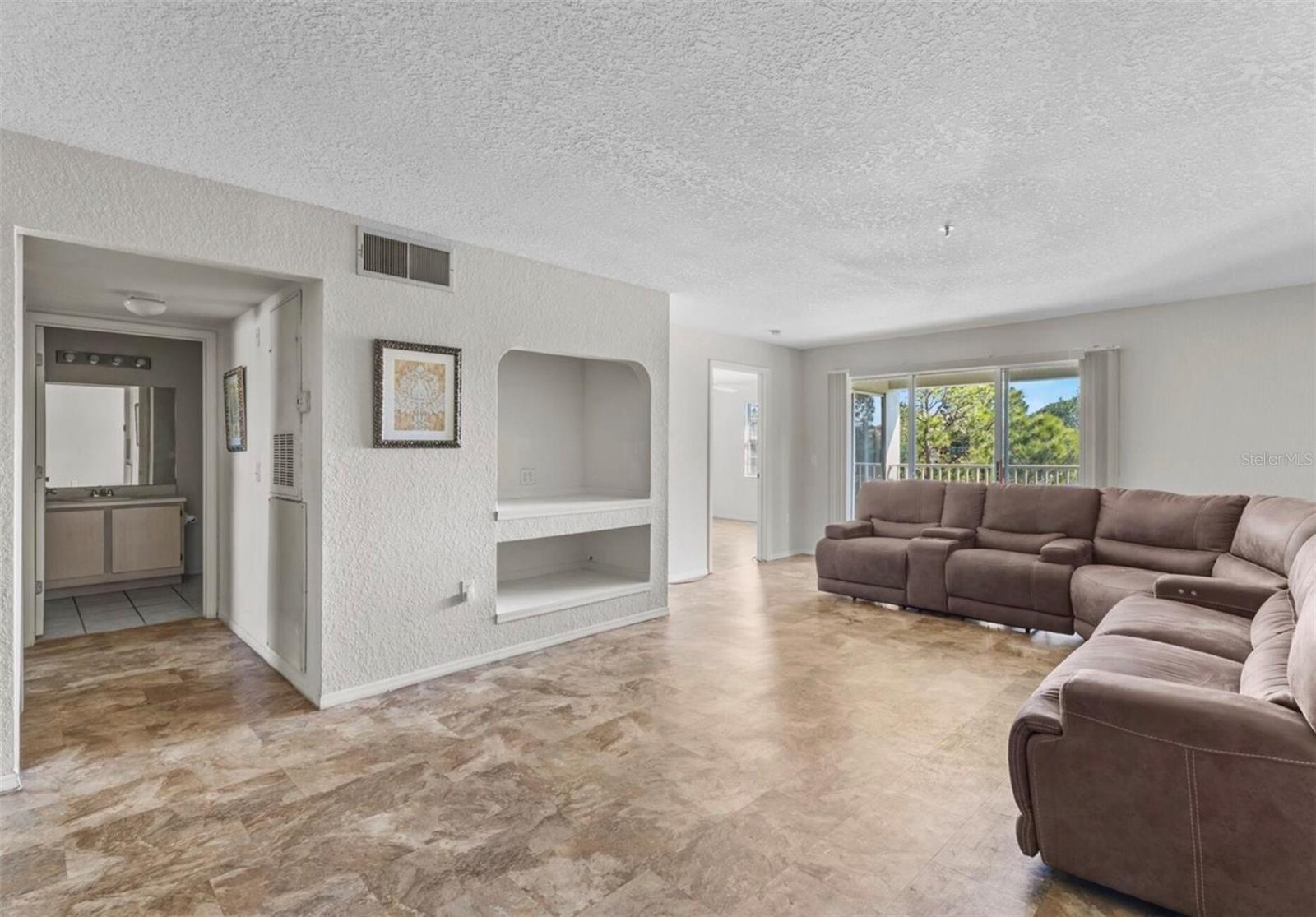 AUDUBON VILLAS AT HUNTERS CREEK CONDO - Residential