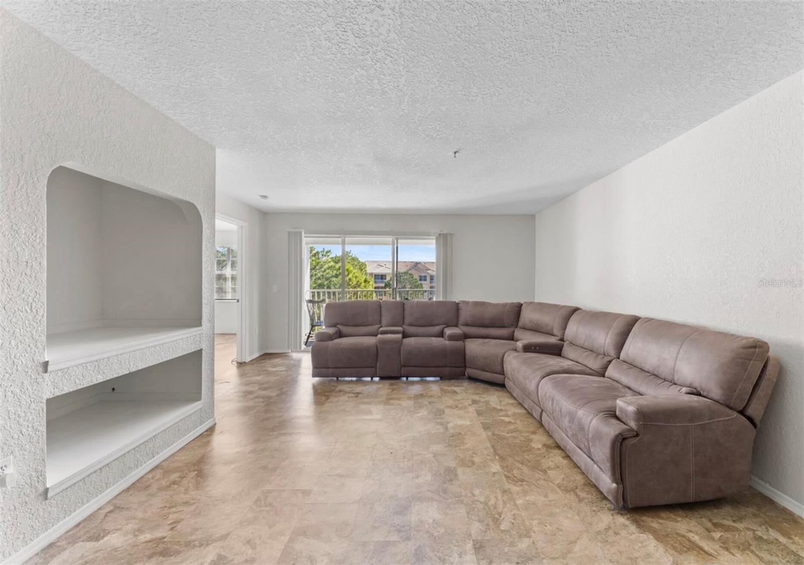 AUDUBON VILLAS AT HUNTERS CREEK CONDO - Residential