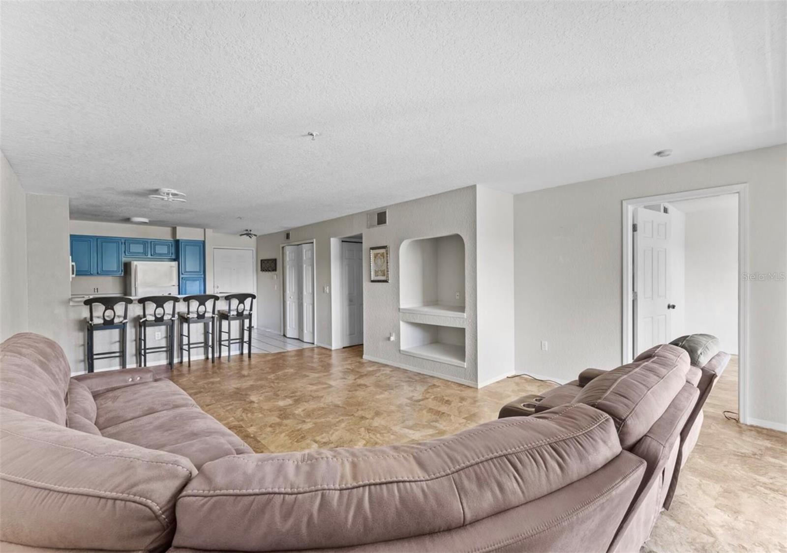 AUDUBON VILLAS AT HUNTERS CREEK CONDO - Residential