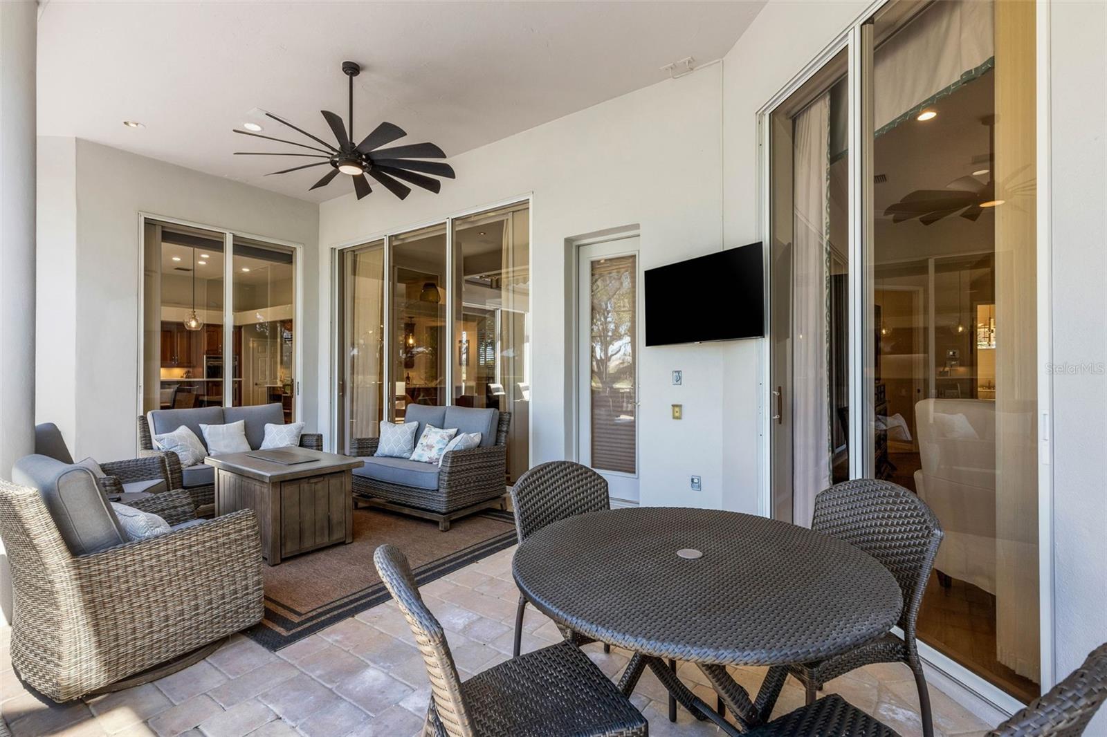 LAUREL OAK ESTATES SEC 01 - Residential