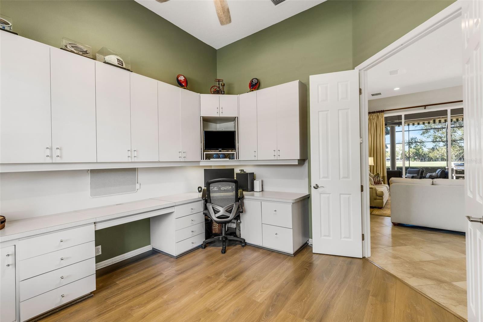 LAUREL OAK ESTATES SEC 01 - Residential