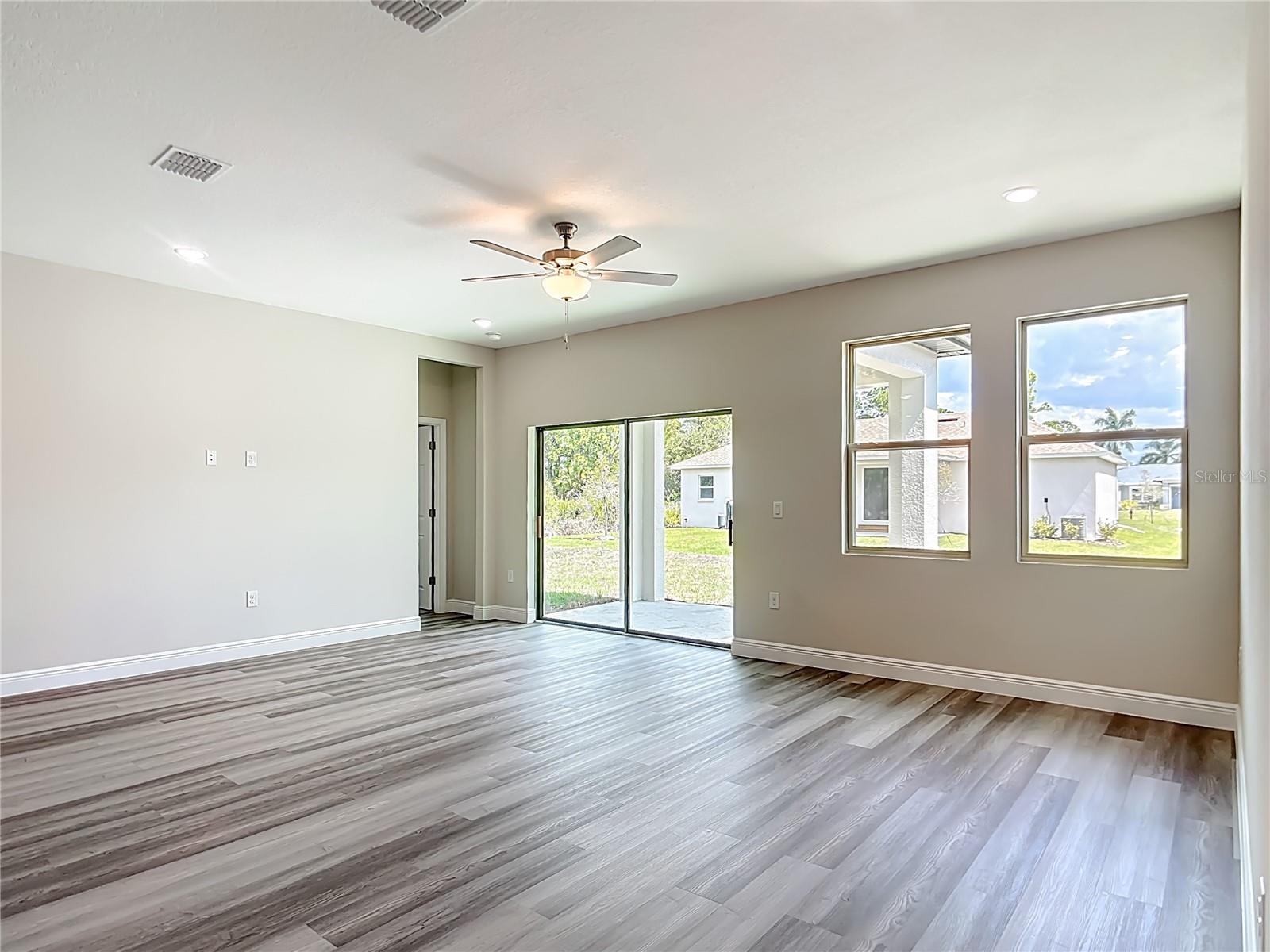 1572 - PORT CHARLOTTE SUB 25 - Residential