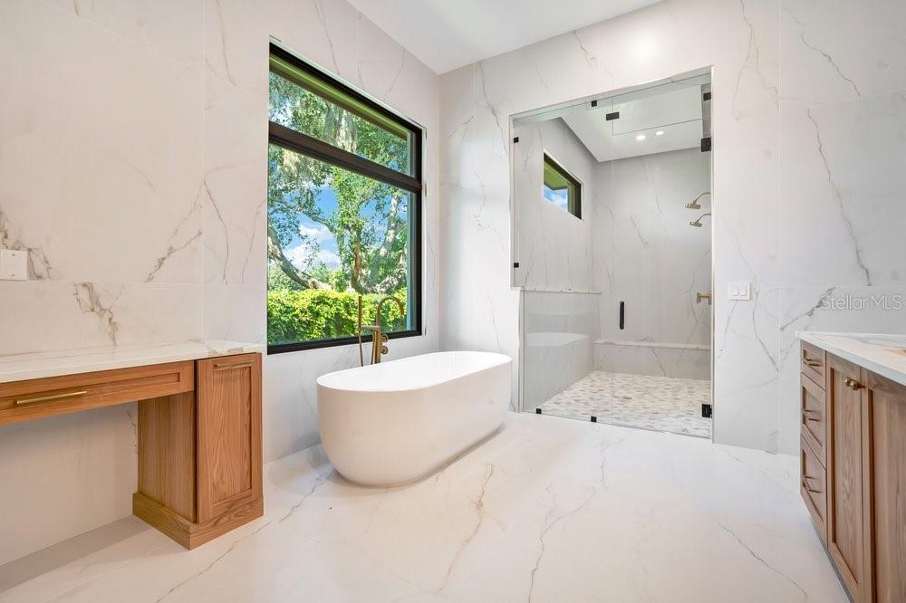 KEENES POINTE - Residential