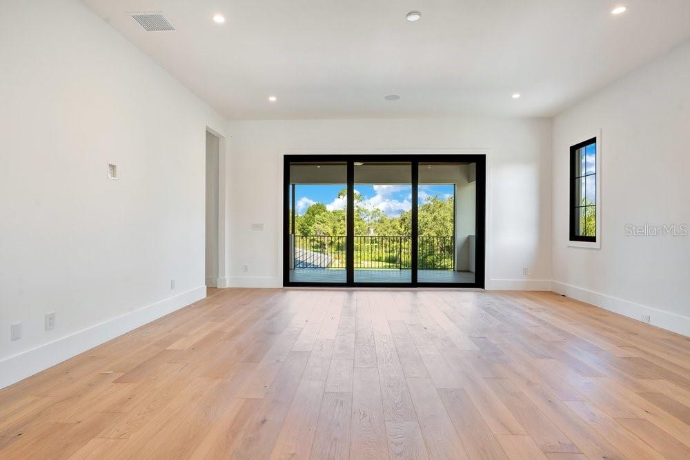 KEENES POINTE - Residential