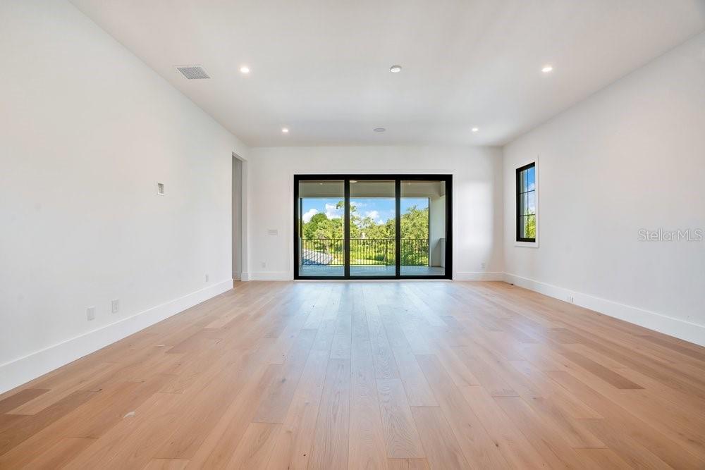 KEENES POINTE - Residential