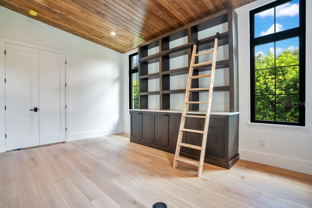 KEENES POINTE - Residential