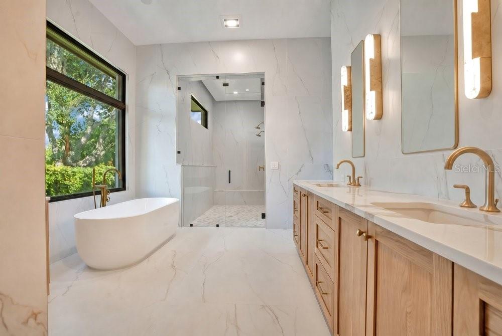 KEENES POINTE - Residential