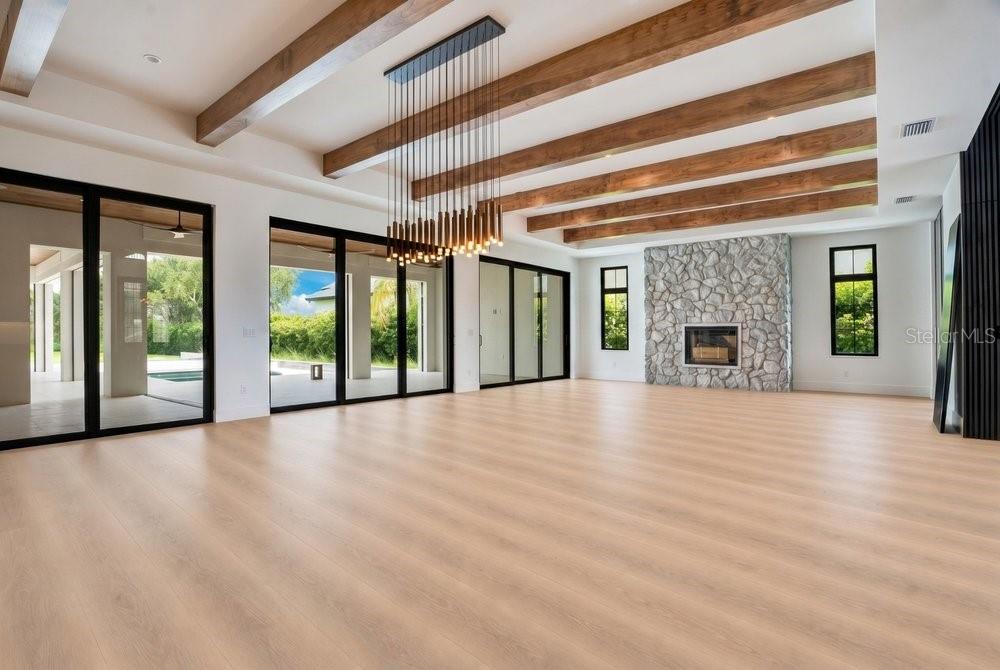 KEENES POINTE - Residential