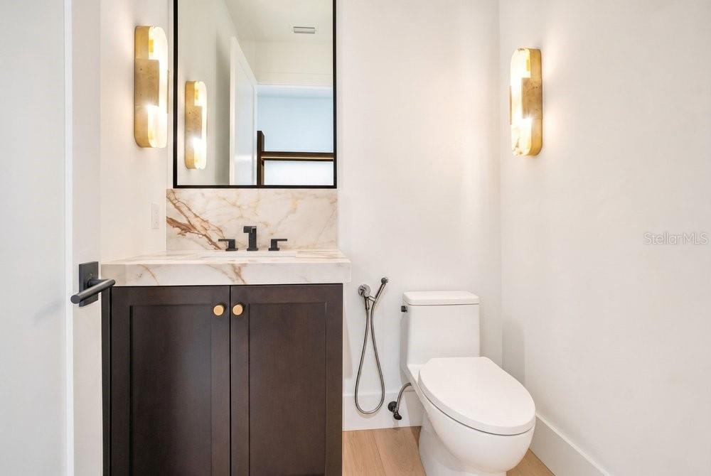KEENES POINTE - Residential