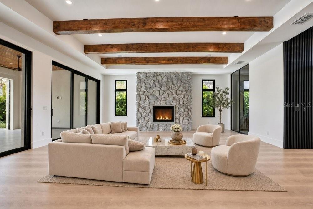 KEENES POINTE - Residential