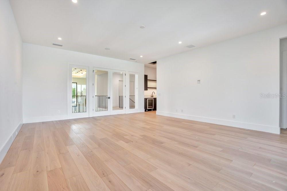 KEENES POINTE - Residential