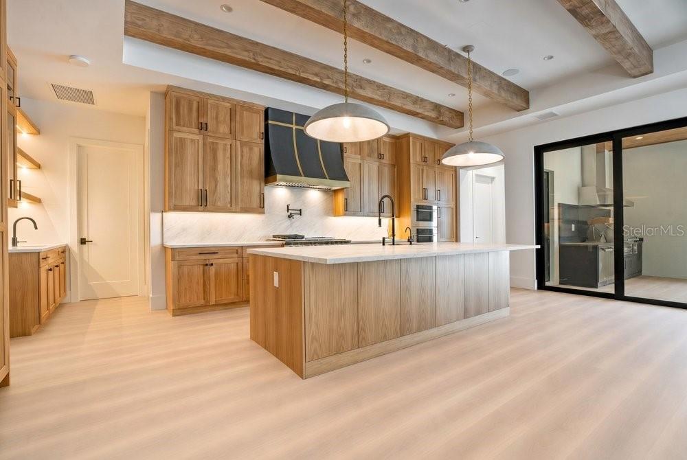 KEENES POINTE - Residential