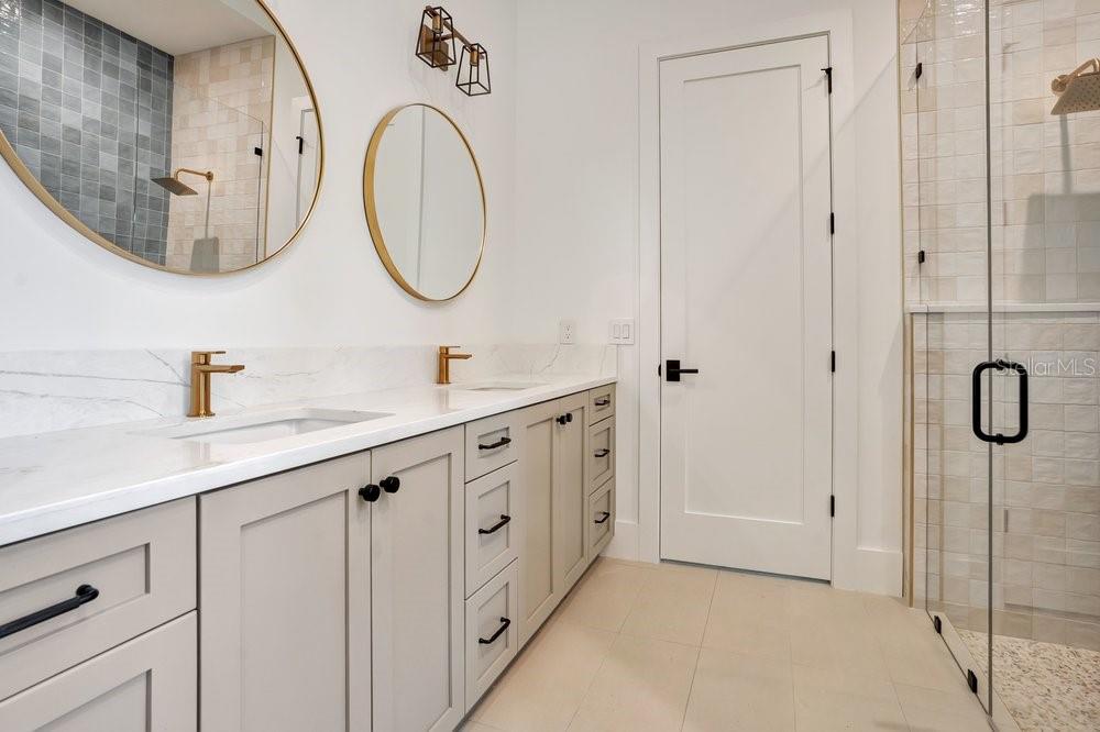 KEENES POINTE - Residential