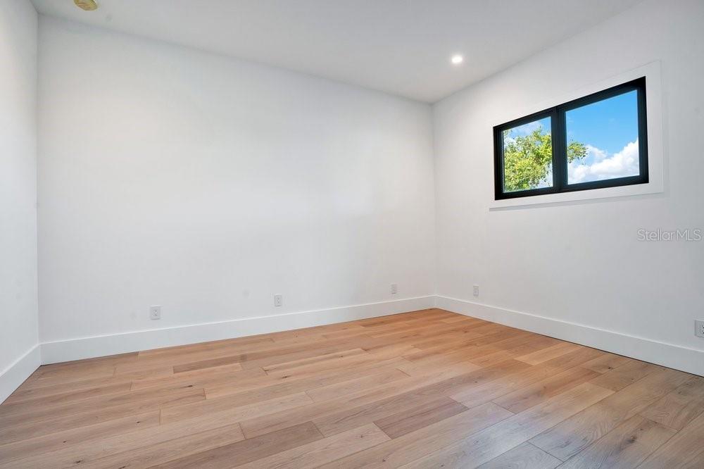 KEENES POINTE - Residential